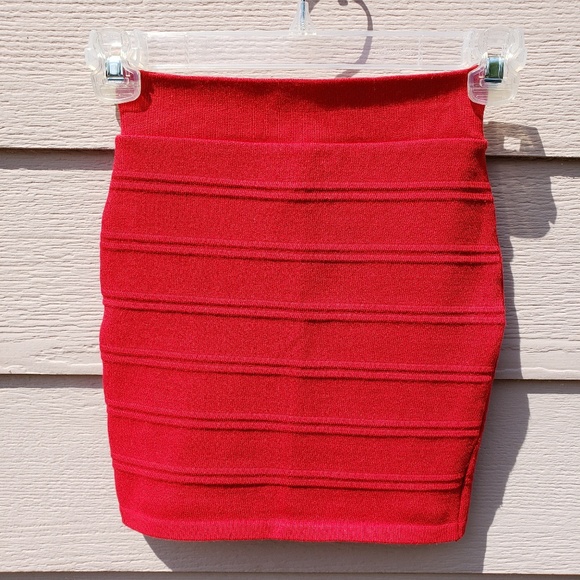 ❤️Hera Red Stretch Ribbed Mini Pencil Skirt - Picture 2 of 8